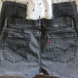 Faded Black Denim Levi’s 519 Skinny 34 x 32